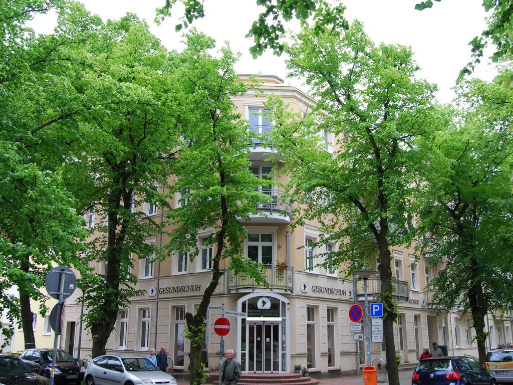 Ferienwohnung Warnemuende Am Kurpark روستوك المظهر الخارجي الصورة